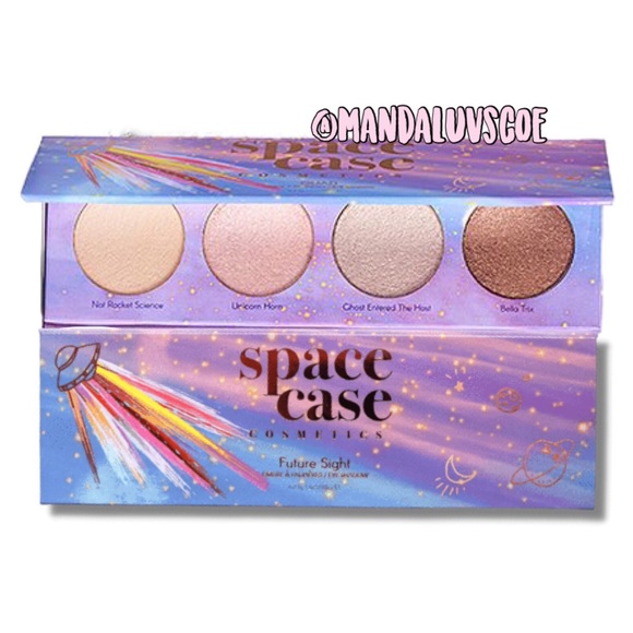 SPACE CASE COSMETICS Custom Eyeshadow Palette - Picture 1 of 10